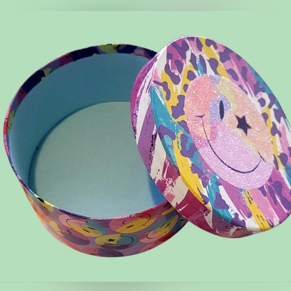 "NEW" SUPER CUTE DECORATIVE ROUND GIFT BOXES GLITTER LIDS 5.5" X 16.5" X 3" - Picture 4 of 10